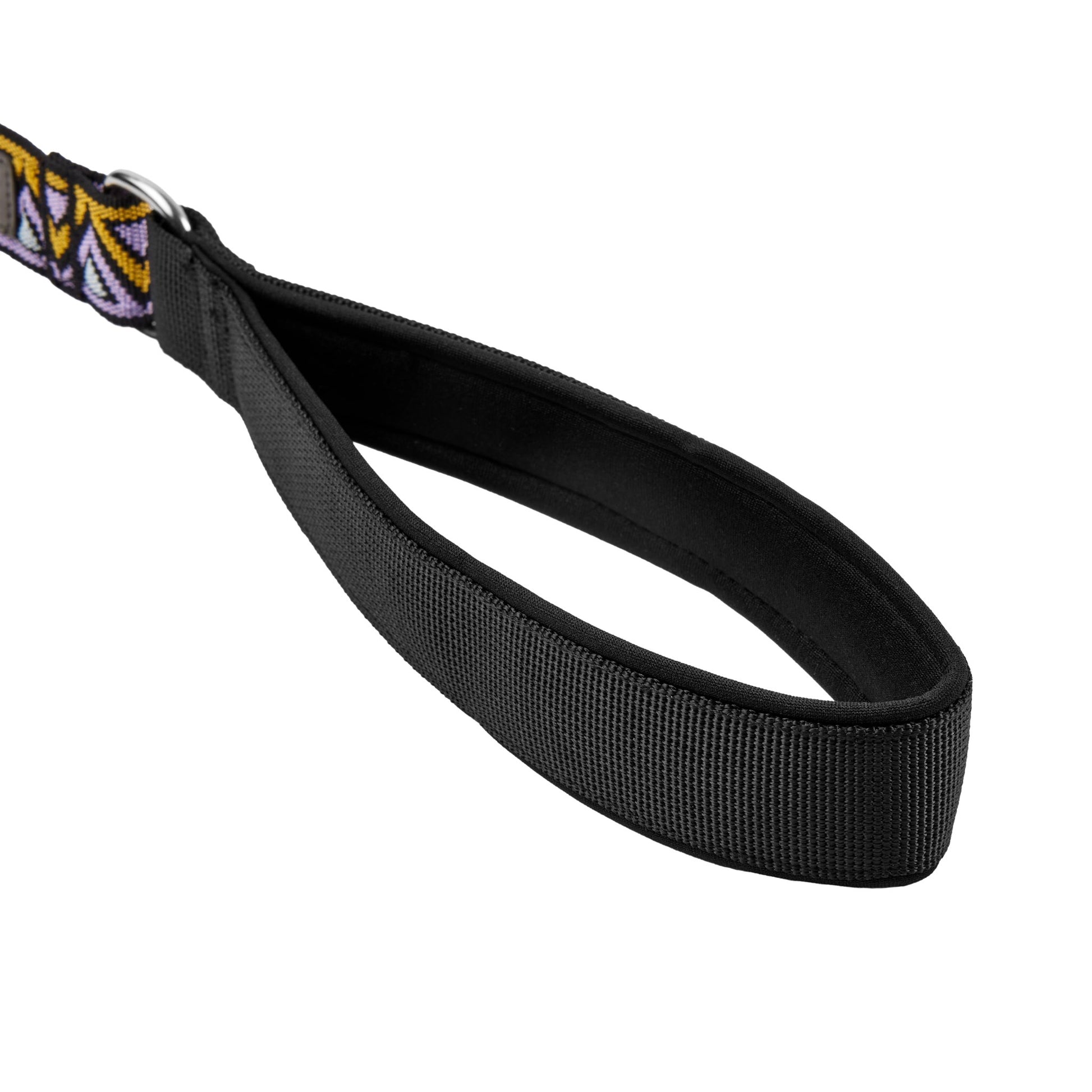 premium dog lead with neoprene added handle, warm when cold and wet and very comfy to use for prolonged periods of time such as an all day hike.