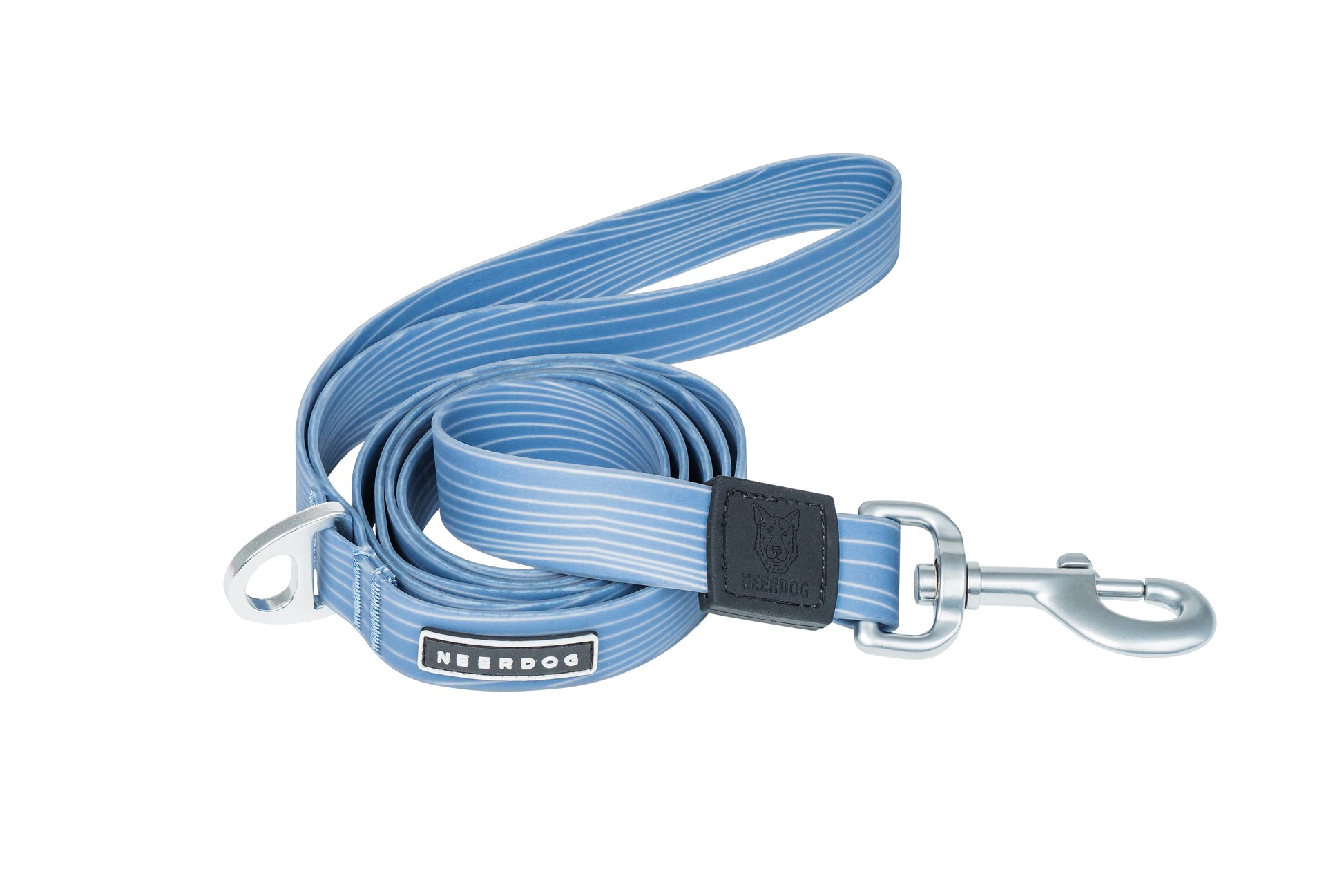 Stink-Proofed and waterproof dog leads. made with stink-proof technology. Easy to keep clean and free from dog smells, designed to resist moisture dirt and odors. Perfect dog lead for outdoor enthusiasts that love hiking with their dog.